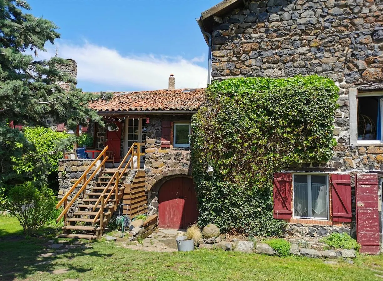 Hébergement de vacances Les gîtes Estaou Treillo Le Monastier sur Gazeille